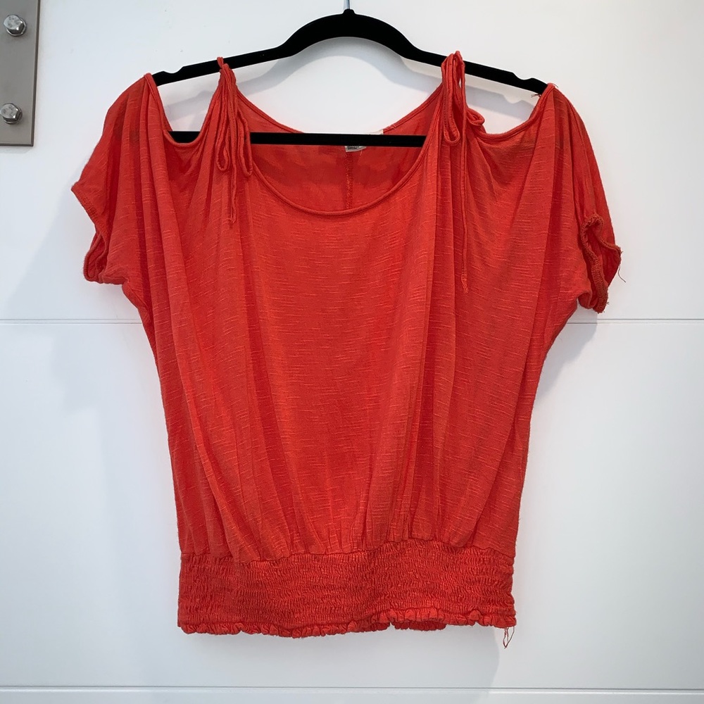 Cut Out Shoulder Crop Top